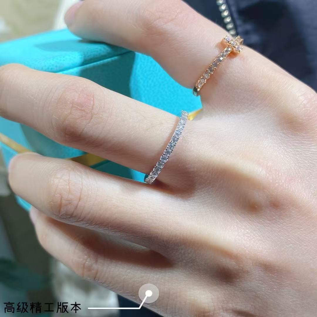 <p>TIFFNY&amp;CO.&nbsp;细排钻戒指</p>