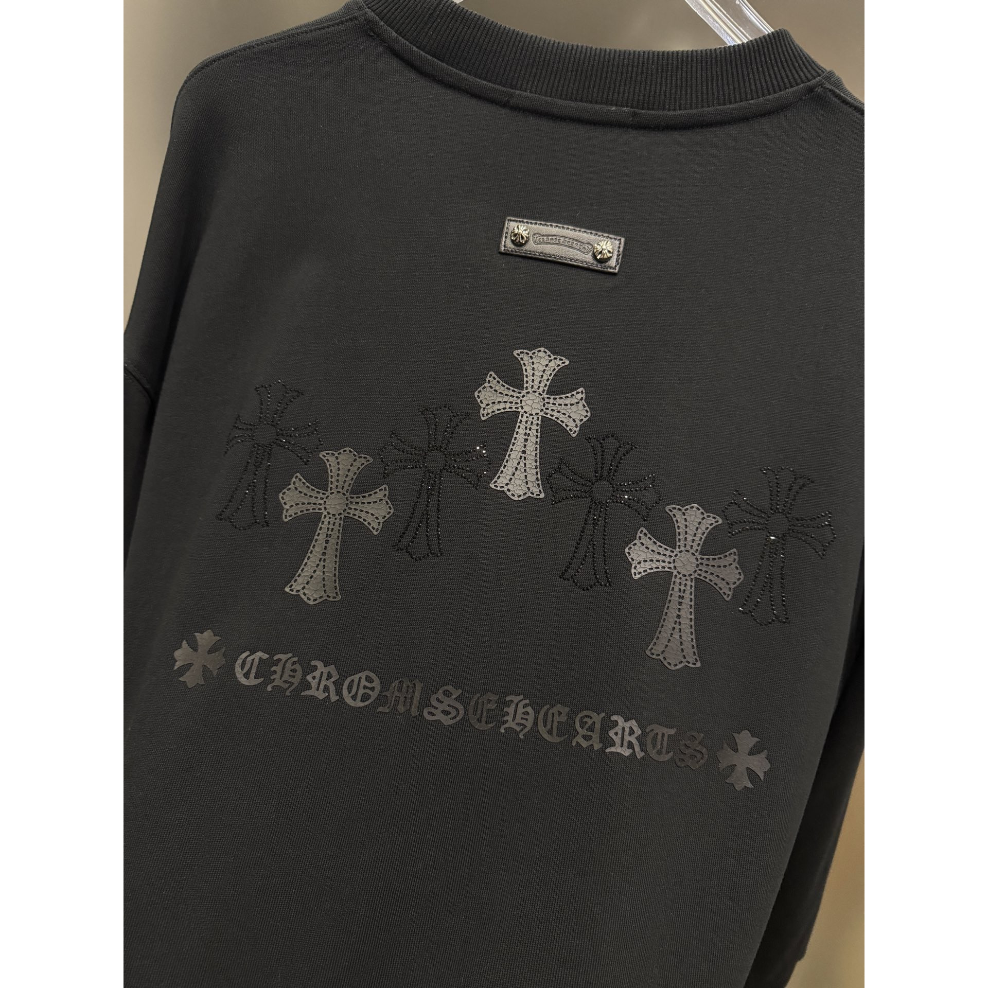 <p>CHROME HEARTS 圆领长袖卫衣(黑)</p>