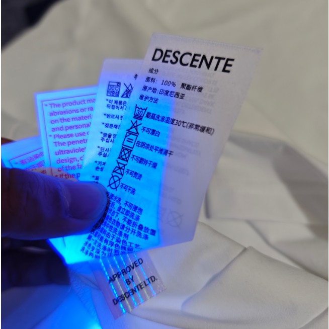 <p>DESCENTE 短袖T恤</p>