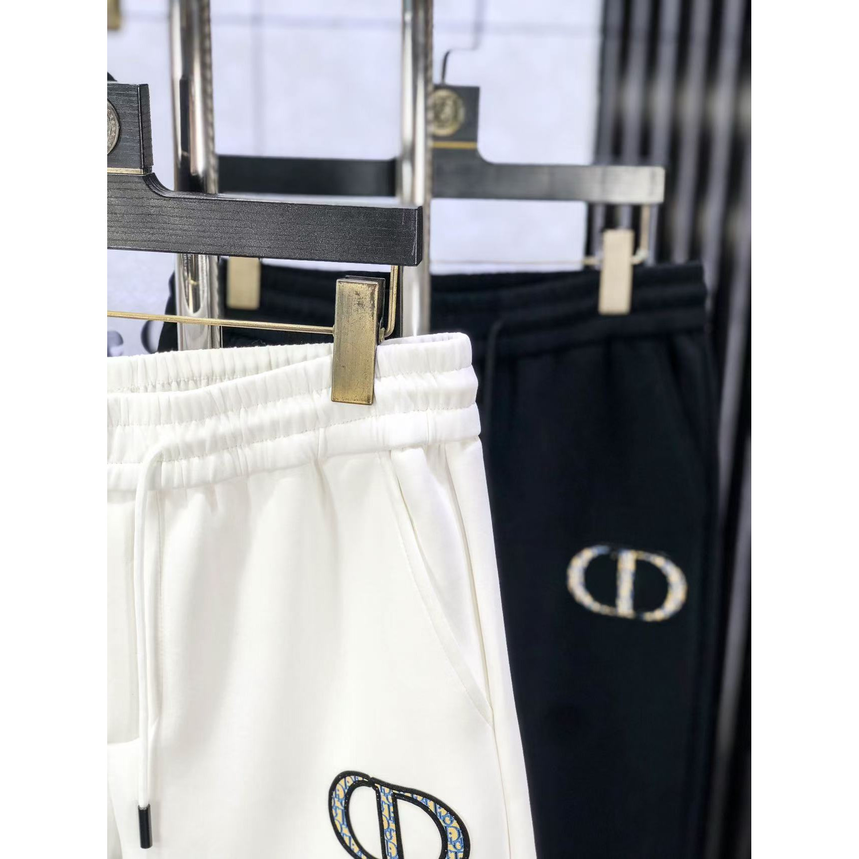 <p>DIOR&nbsp;高品质时尚休闲裤(782950)</p>