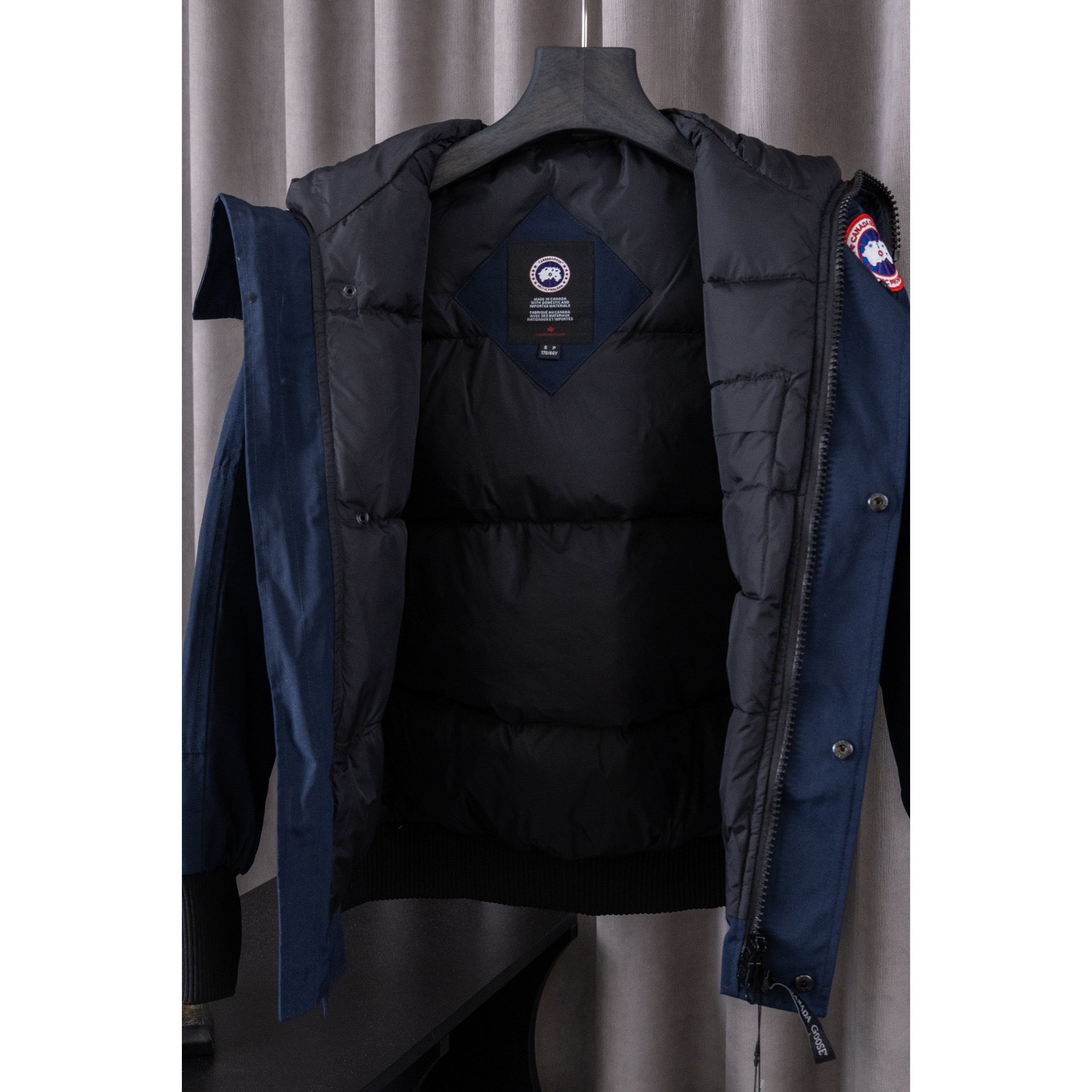 <p>Canada Goose 01款 Chilliwack Bomber 飞行员羽绒服(藏蓝色)</p>