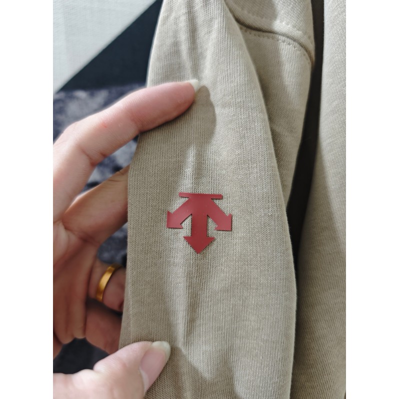 <p>DESCENTE 經典款棉 T (多色可選)</p>