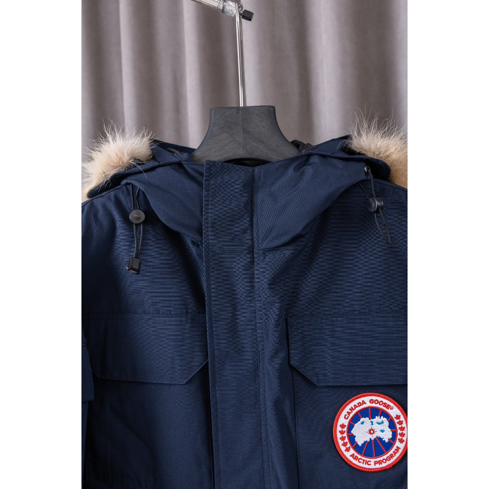<p>Canada Goose 顶级狼毛Expedition 08款 4660M 远征派克羽绒服(宝蓝)</p>