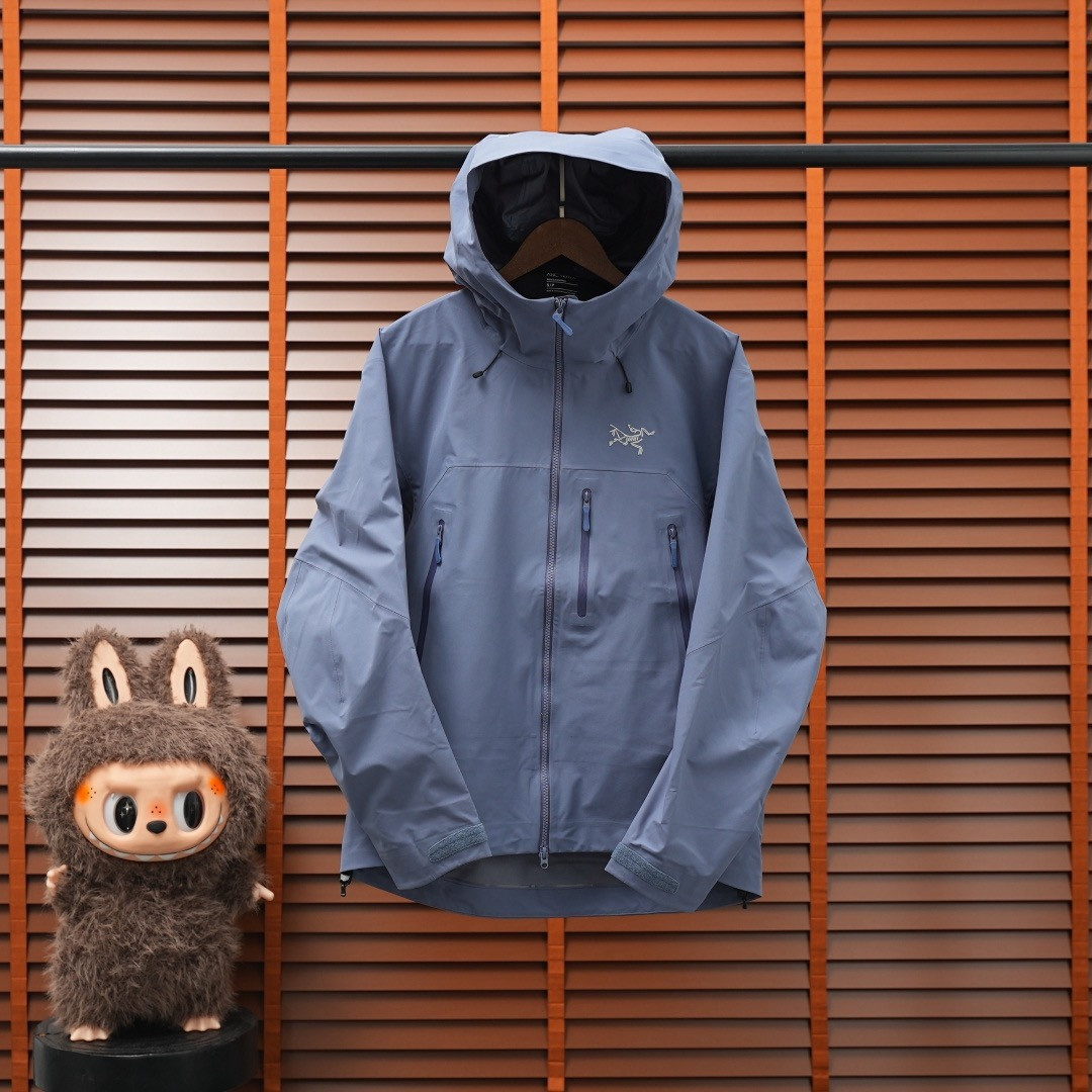 <p>ARC'TERYX &nbsp;BETA SV JACKET 增强防水防风连帽硬壳外套(层云蓝)&nbsp;</p>