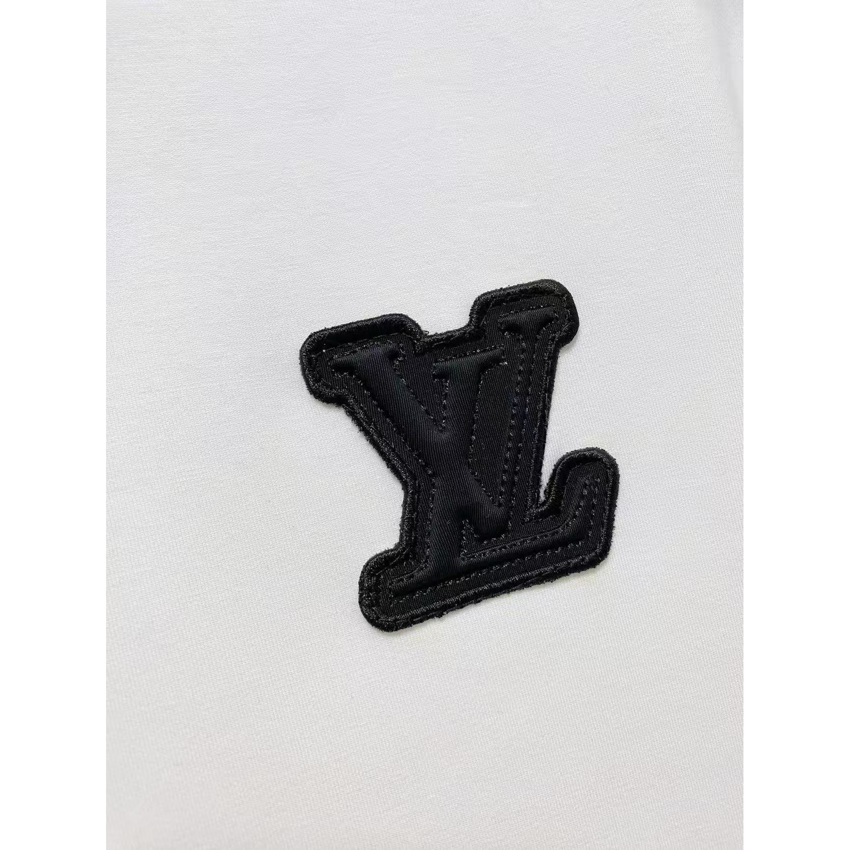 <p>LV&nbsp;太空棉卫衣(白)</p>