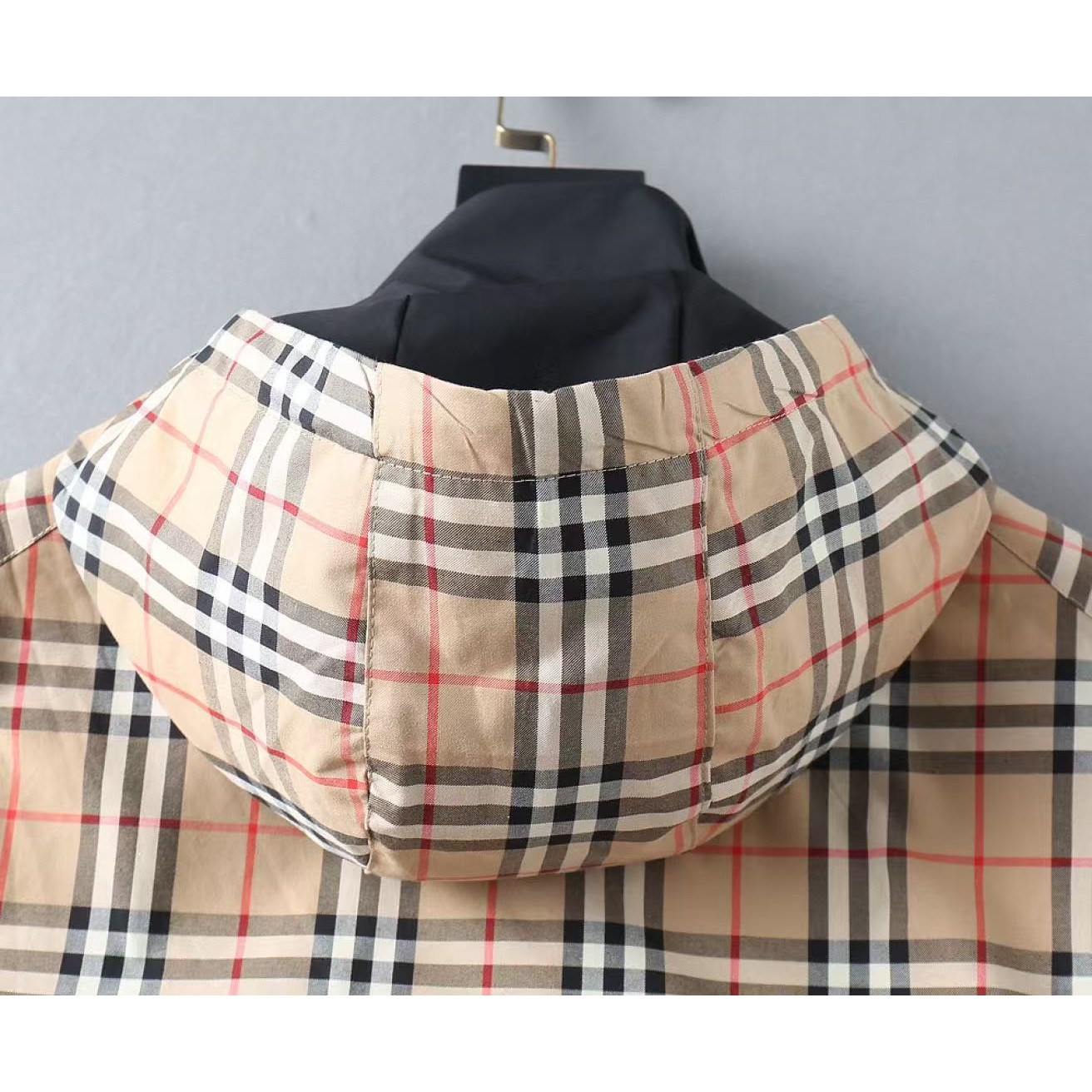 <p>BURBERRY 男士夹克外套(800825)</p>