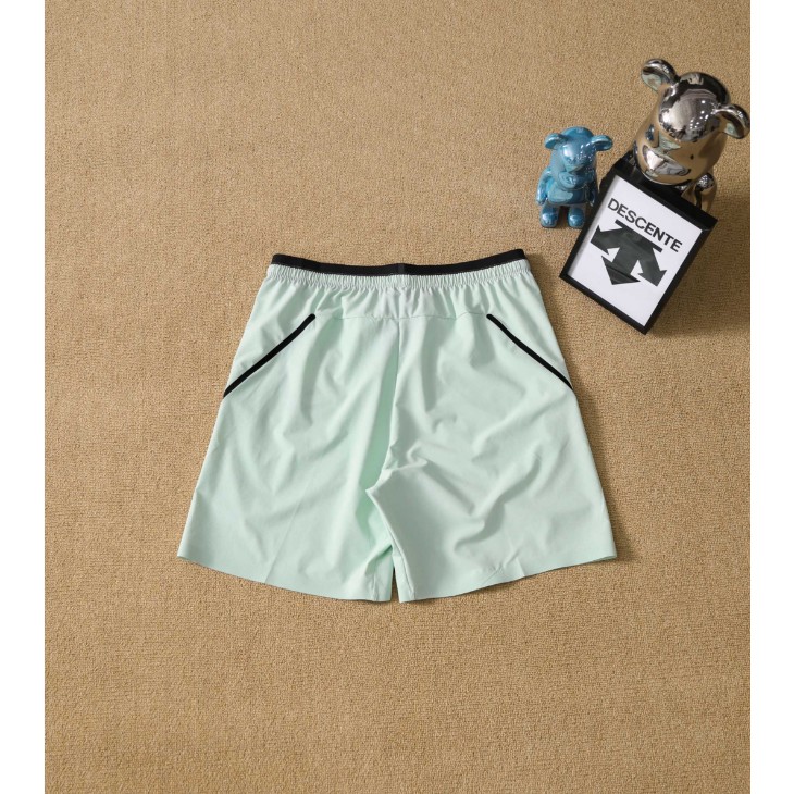 <p>DESCENTE RUNNING 系列男款三分運動短褲</p>