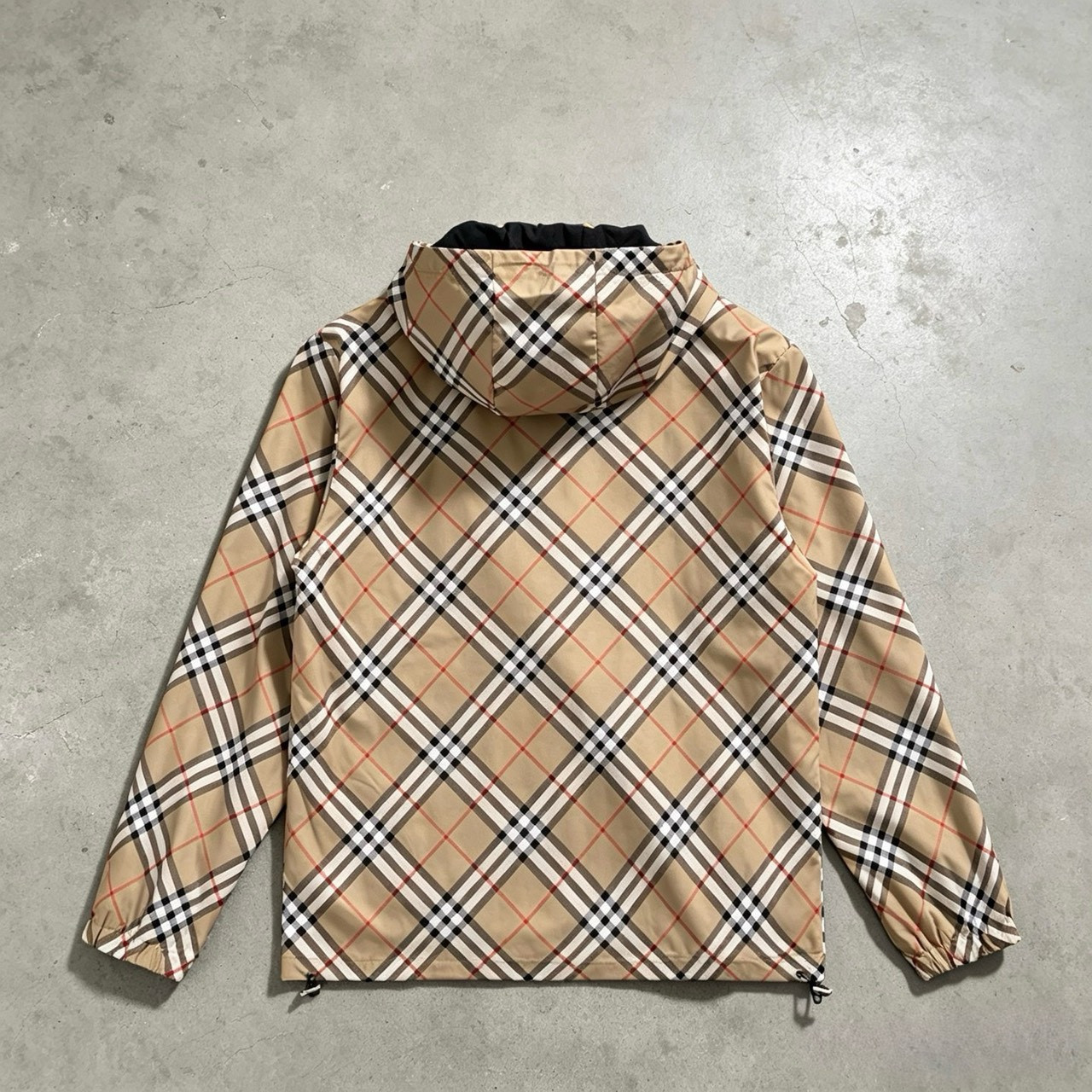 <p>Burberry 夹克外套</p>