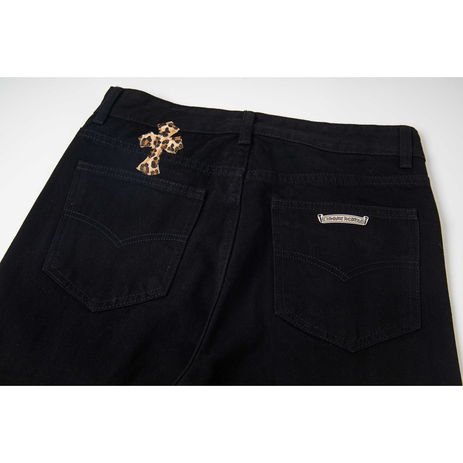 <p>CHROME HEARTS 黑裤牛仔骚紫豹纹爆款牛仔裤(1798#)</p>

<p>&nbsp;</p>