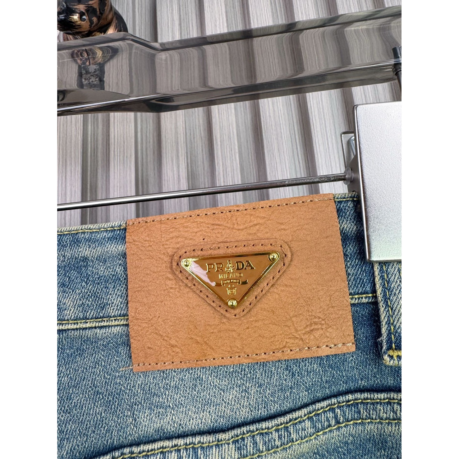 <p>PRADA 休閒牛仔褲</p>
