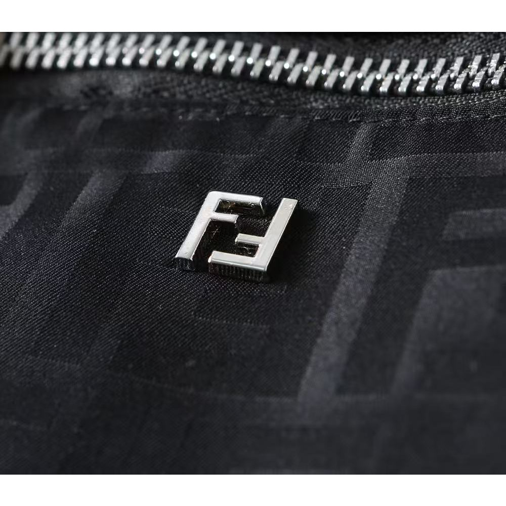 <p>FENDI 男士夹克外套(800859)</p>