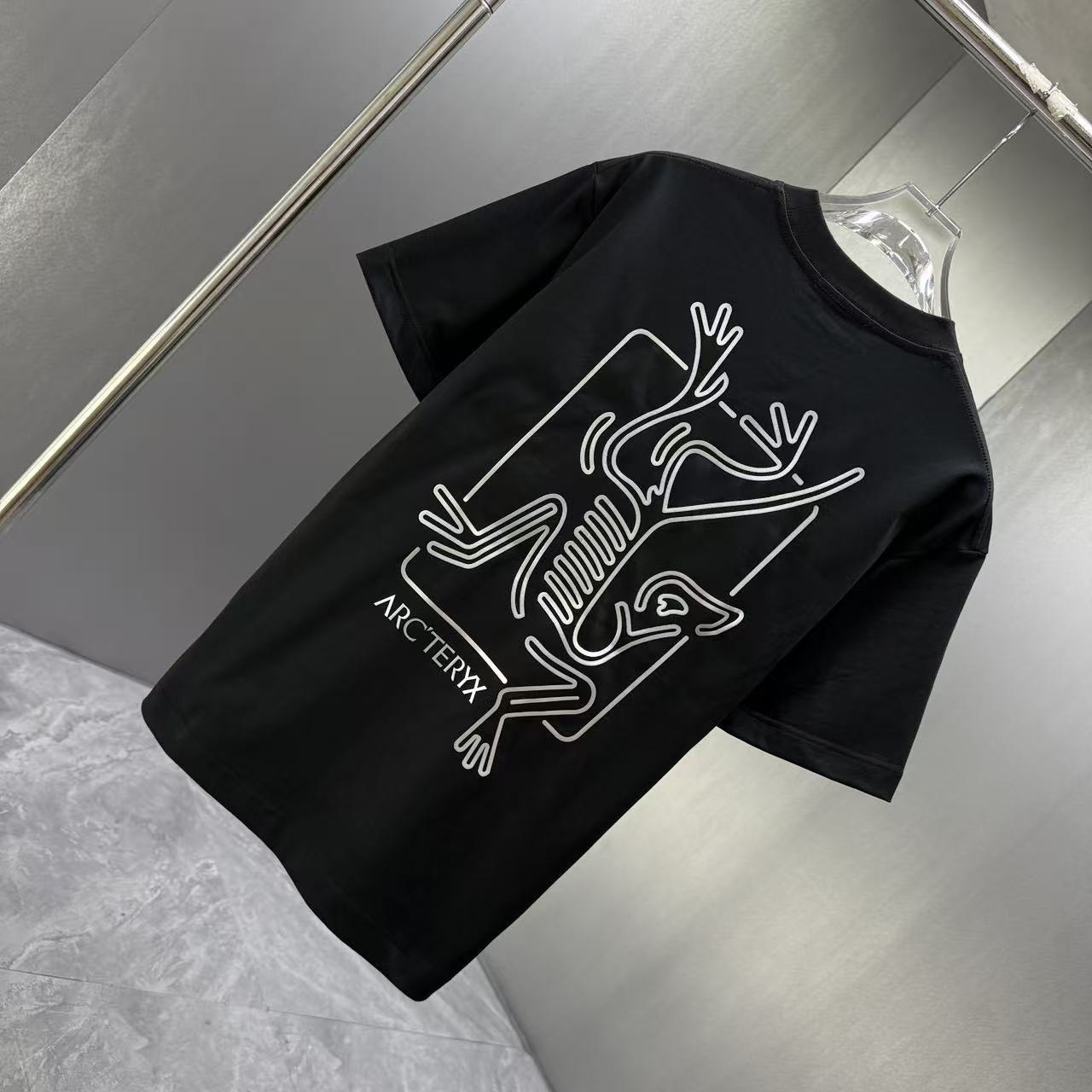 <p>Arc'teryx 短袖T恤(黑)</p>