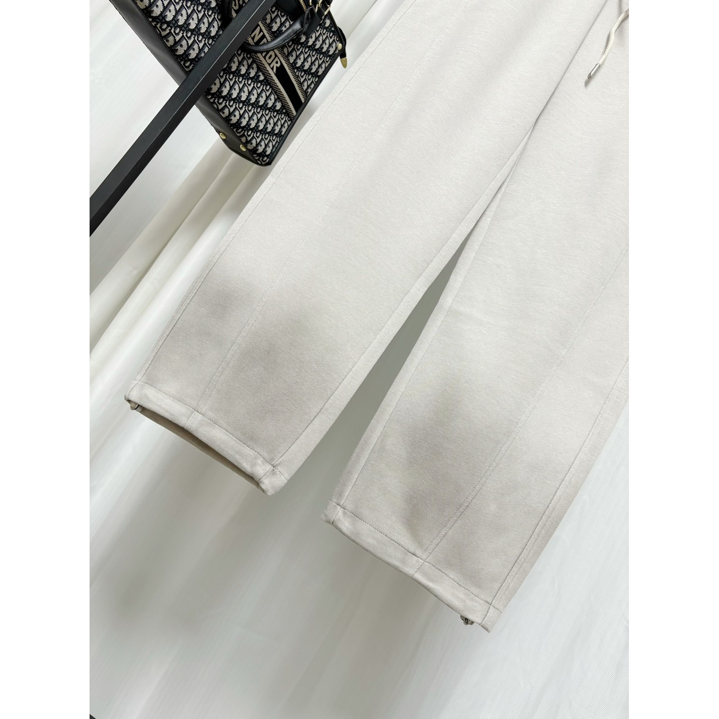 <p>Balenciaga 休闲长裤</p>
