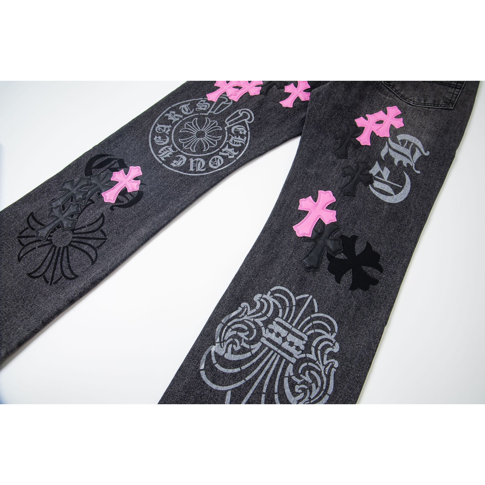 <p>CHROME HEARTS 铆钉款工装牛仔裤(1761#)</p>
