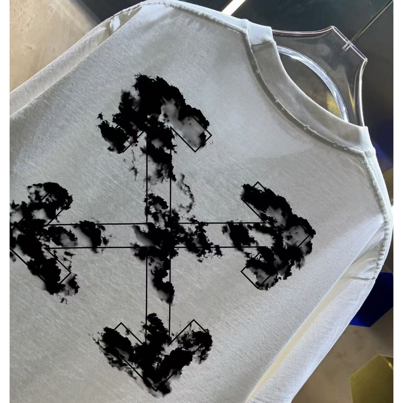<p>OFF-white 洗水磨破短袖T恤(洗水白)</p>