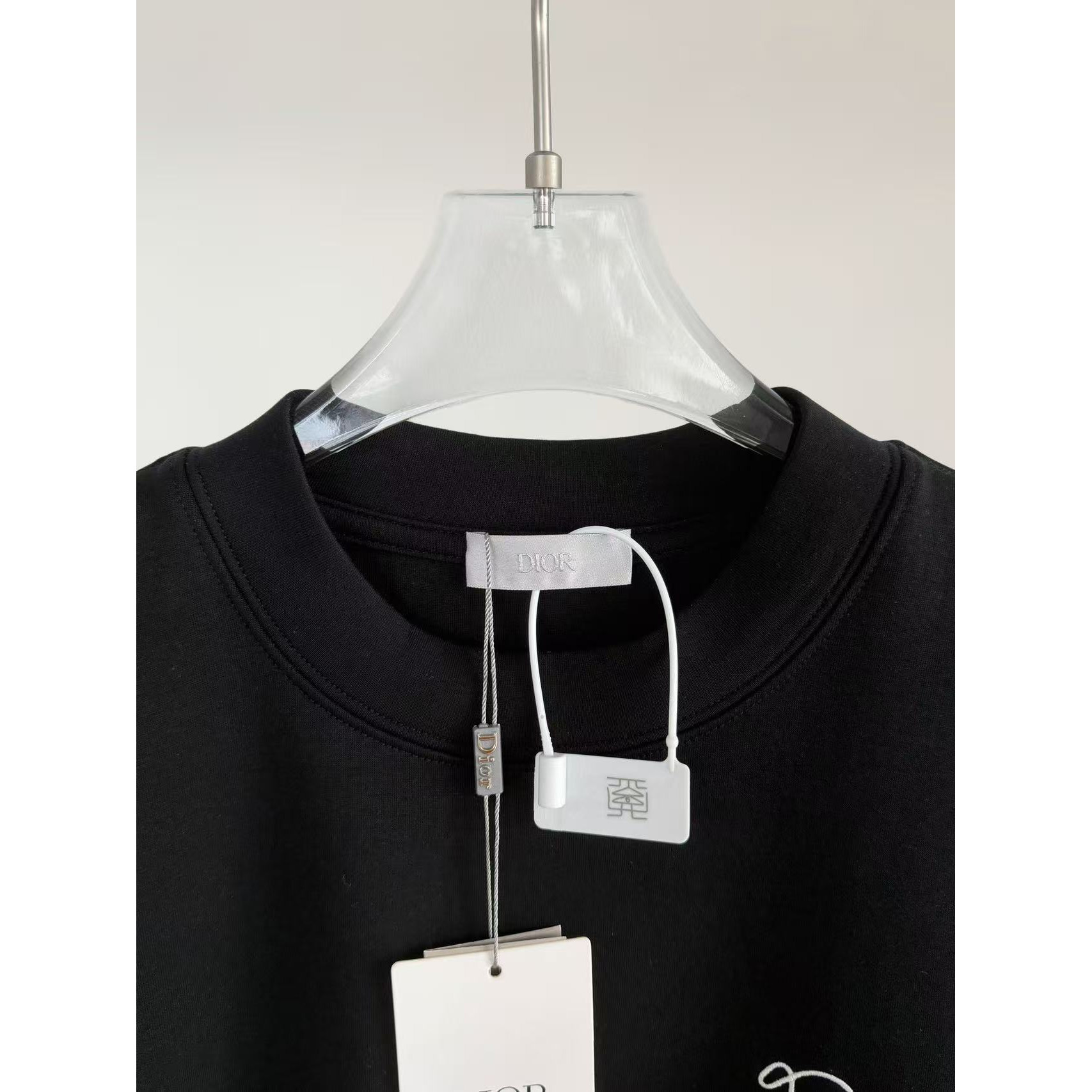 <p>DIOR 刺绣短袖T恤(黑)</p>