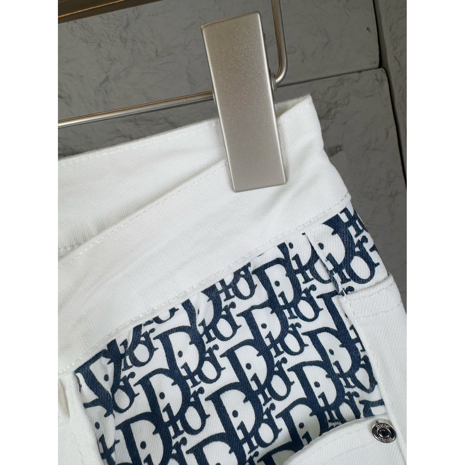 <p>DIOR 牛仔褲</p>