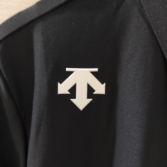 <p>DESCENTE 短袖POLO衫</p>