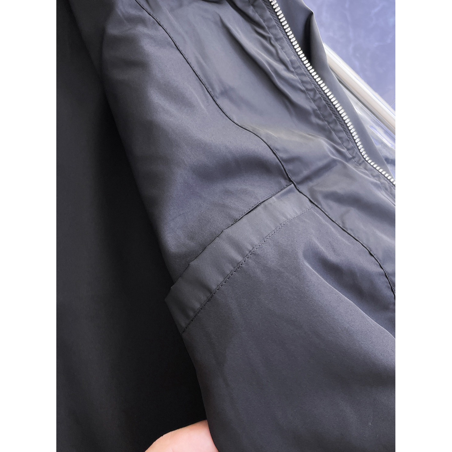 <p>PRADA&nbsp;男士夹克外套(黑)</p>