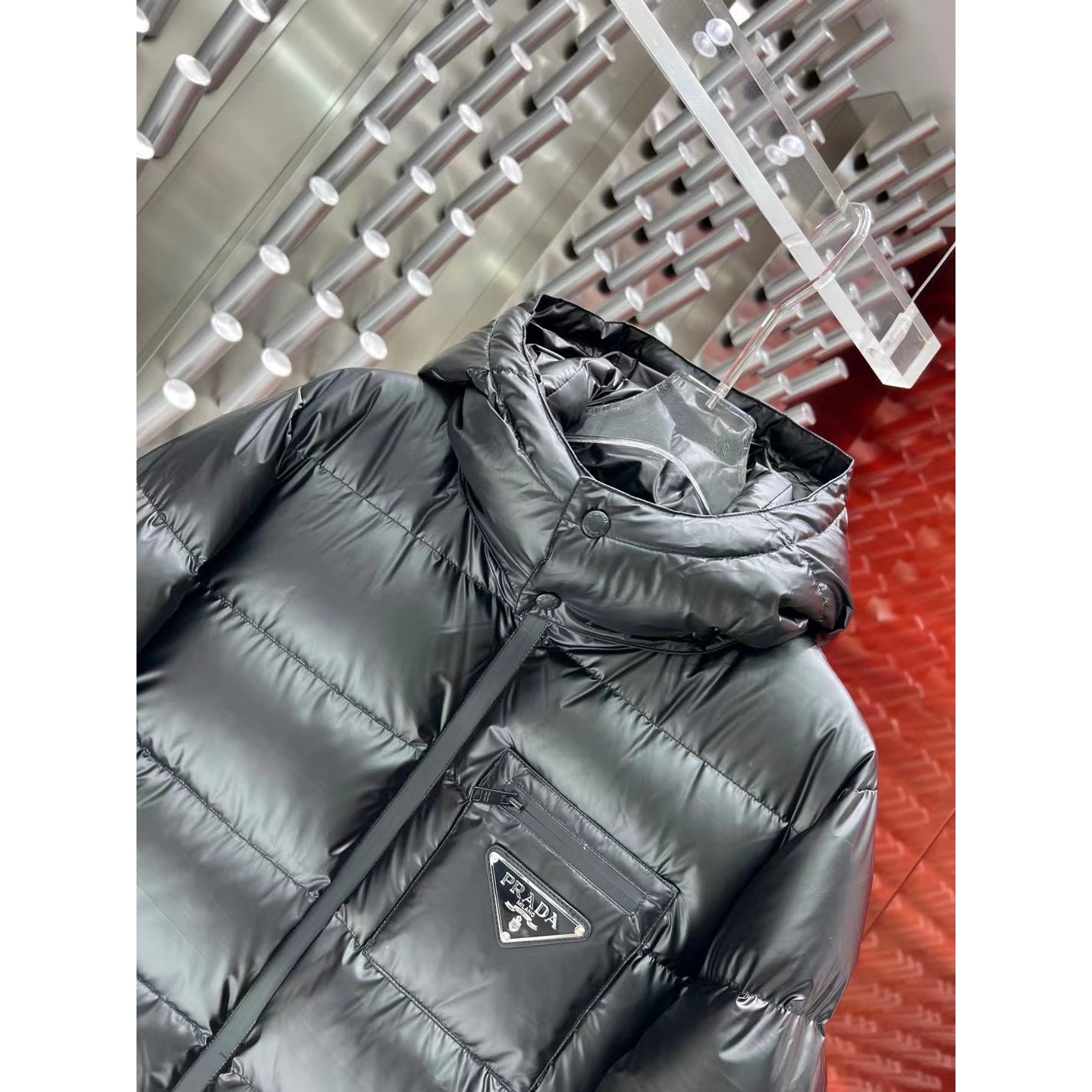 <p>PRADA 羽绒服(黑)</p>
