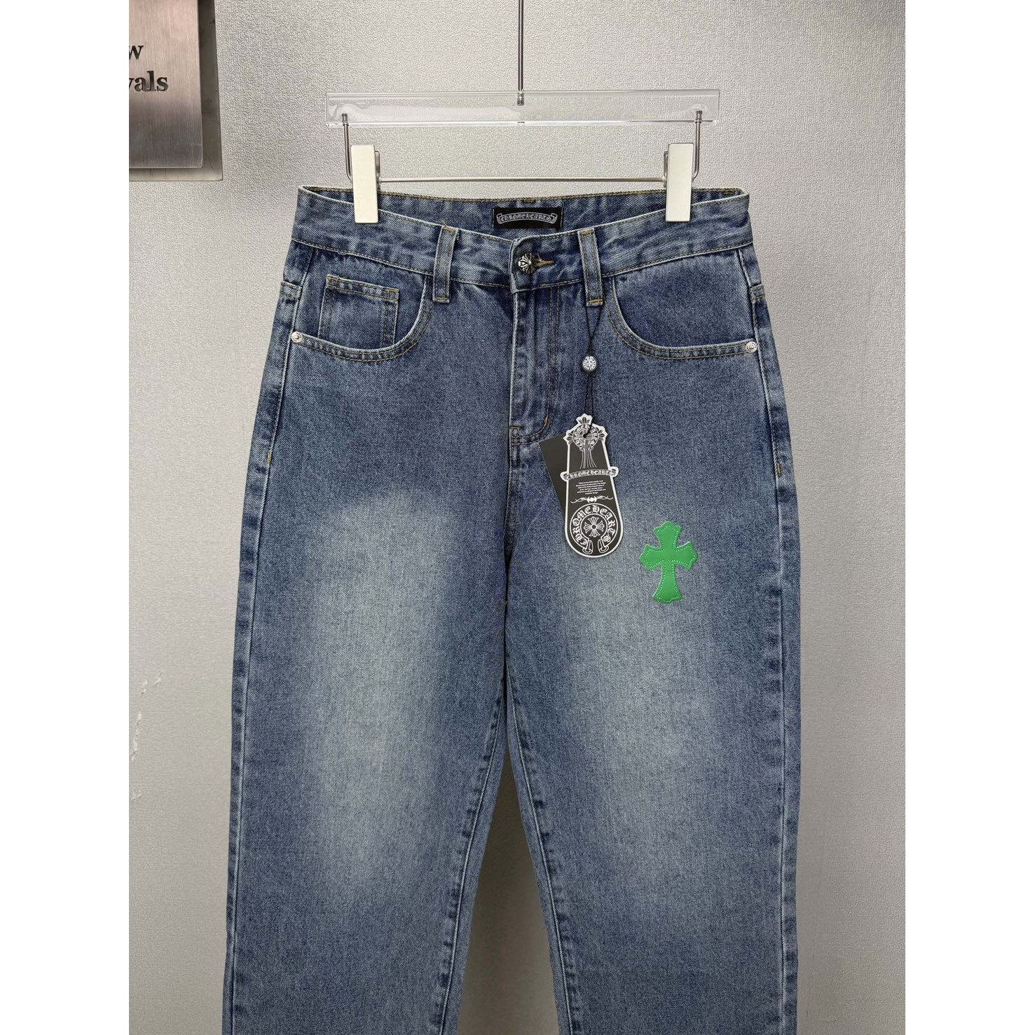 <p>CHROME HEARTS 绿十字架牛仔裤</p>