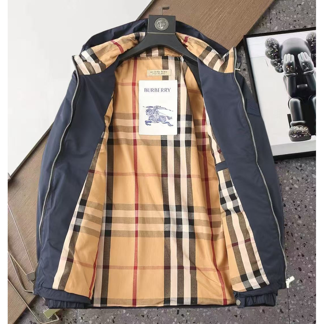 <p>BURBERRY 男士夹克外套(藍)</p>