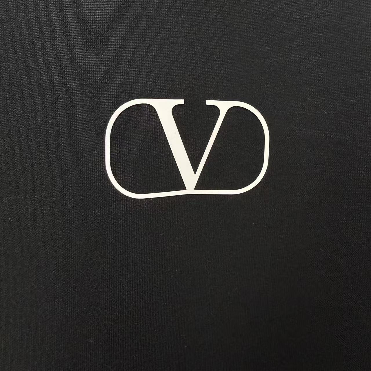 <p>VALENTION 短袖T恤 厚板 (黑)</p>