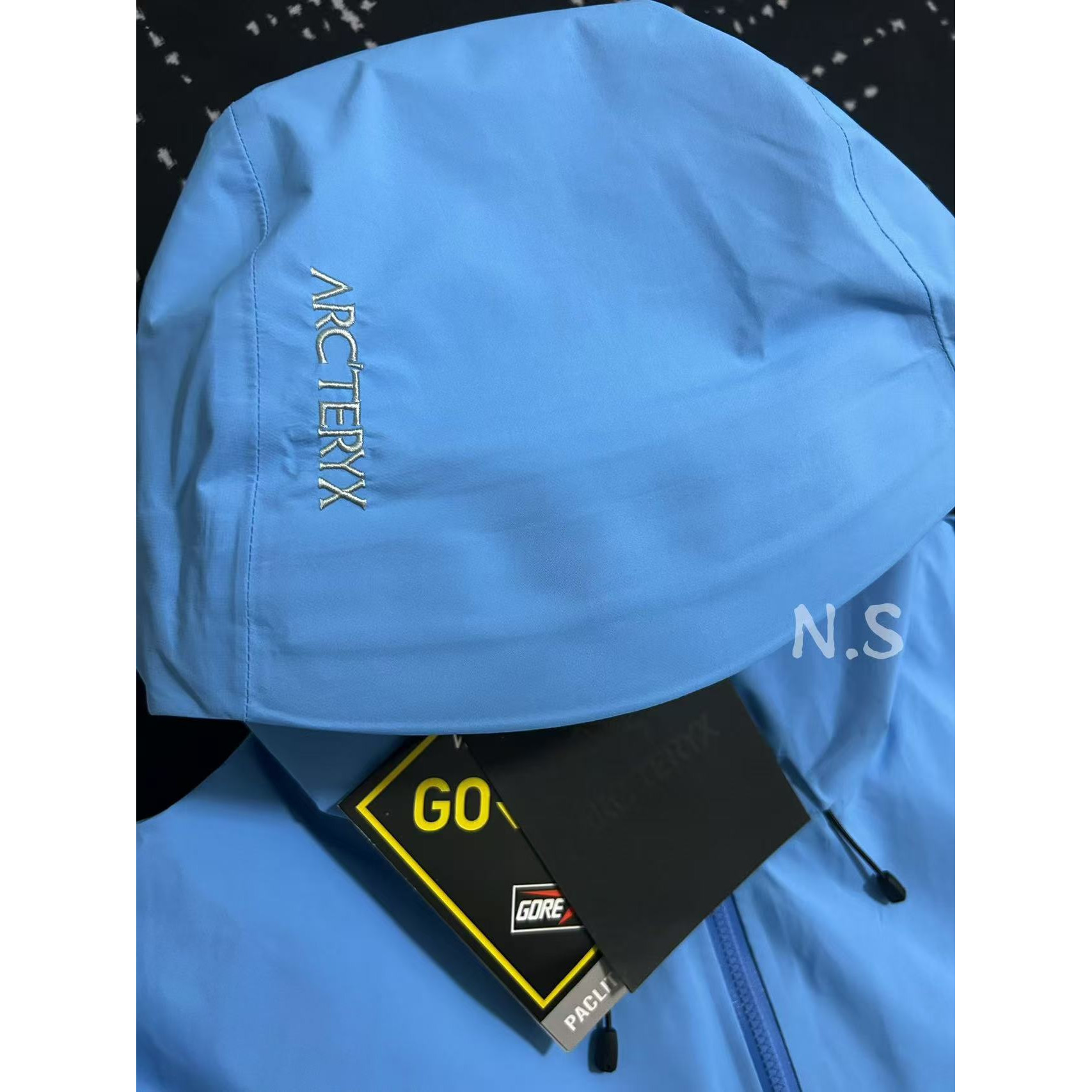 <p>Arc'teryx Beta系列 SL GORE-TEX 硬壳刺绣连帽防水防风透气冲锋衣 (惠斯勒蓝)</p>