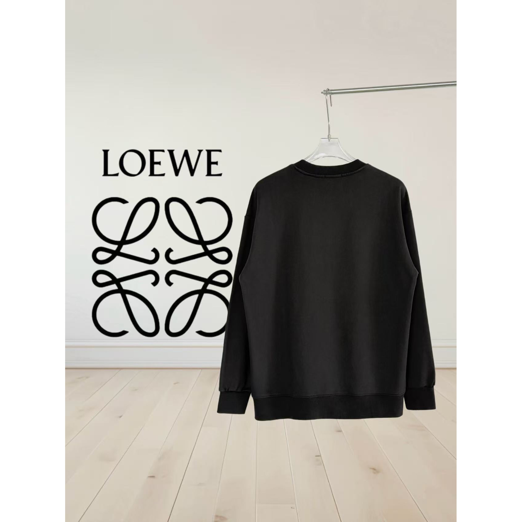 <p>LOEWE&nbsp;圆领卫衣(黑)</p>