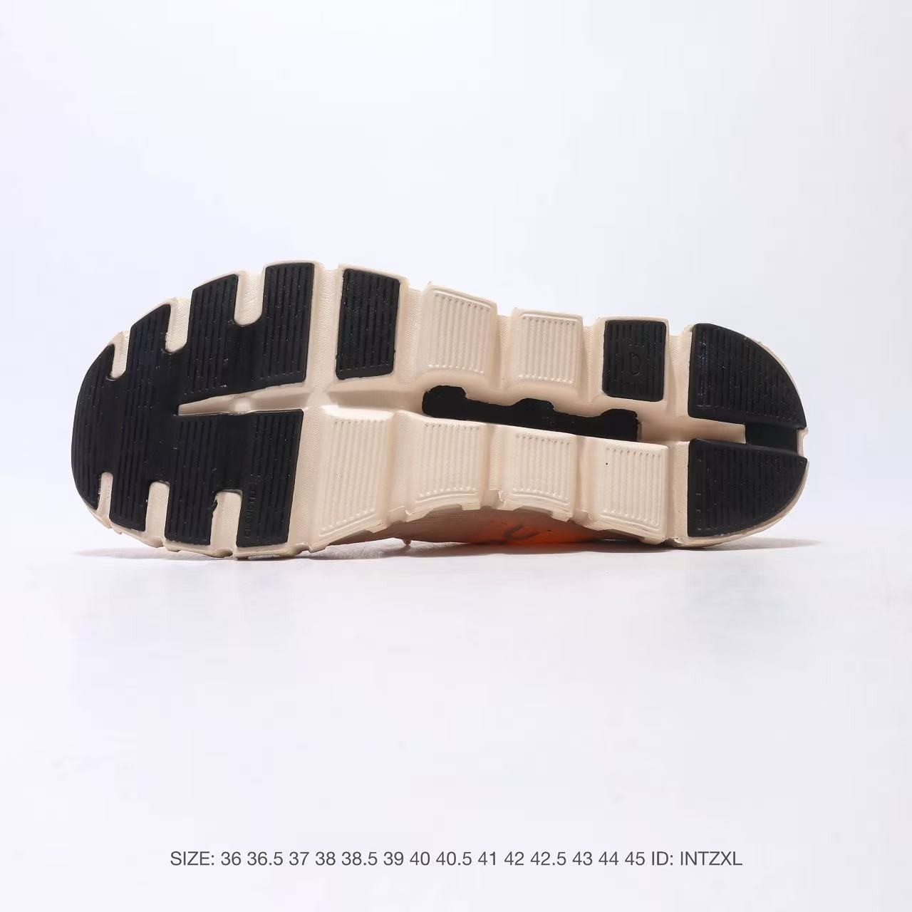 <p>On 综合体能训练运动鞋</p>