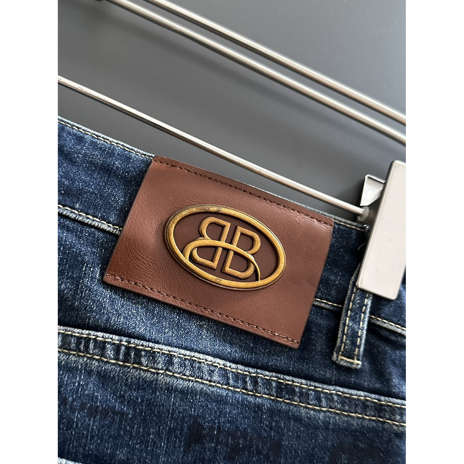 <p>Balenciaga 高品质牛仔裤</p>