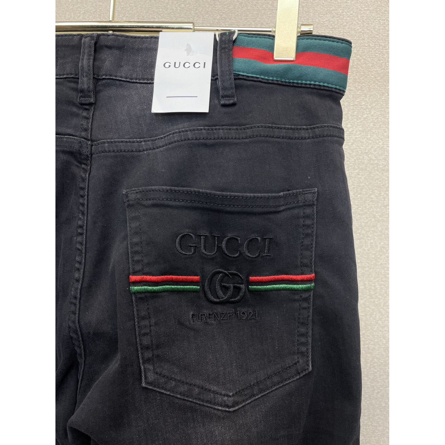 <p>GUCCI&nbsp;休闲牛仔裤</p>