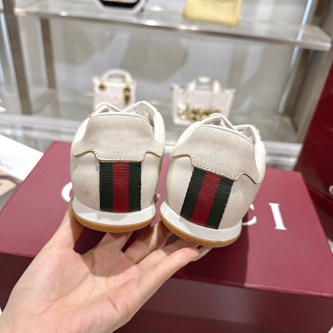 <p>GUCCI 德训鞋(女款-白)</p>