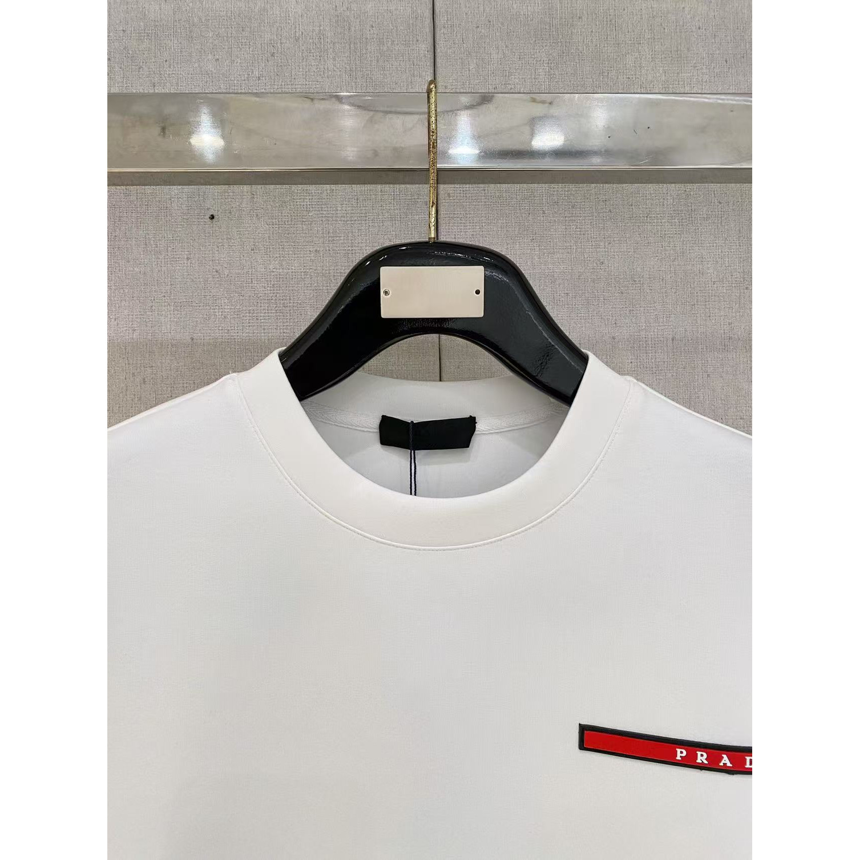 <p>PRADA 太空棉卫衣(白)</p>