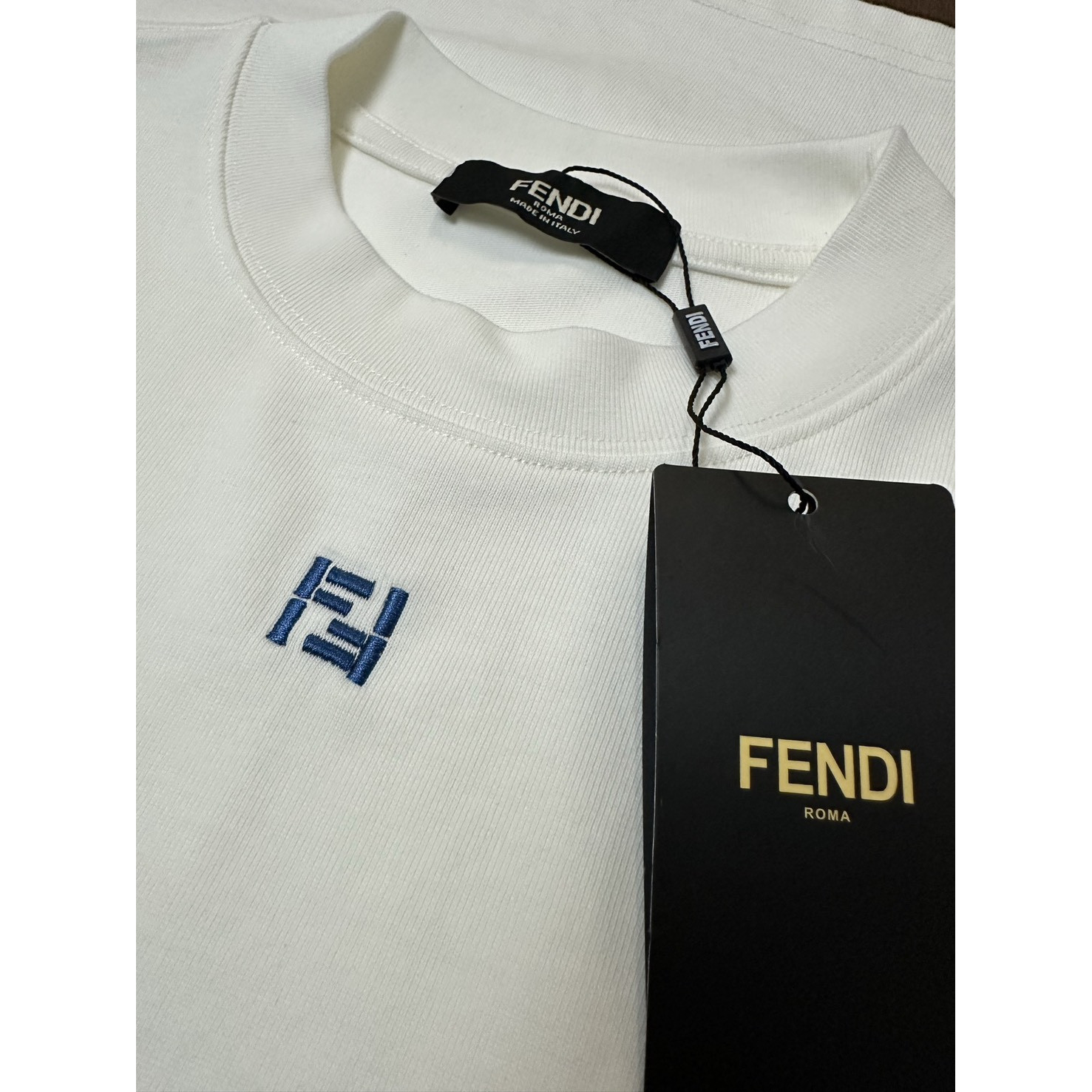 <p>FENDI 徽标刺绣短袖T恤(白)</p>