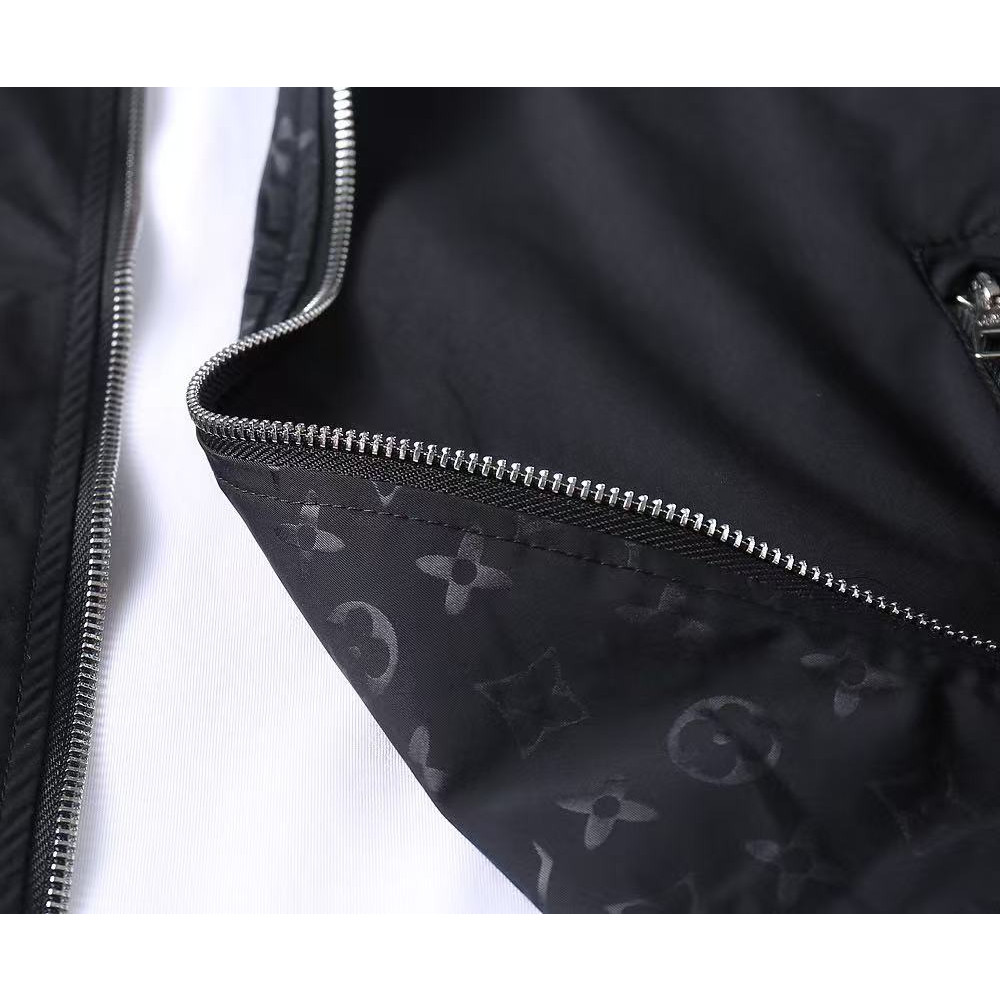 <p>LV 男士夹克外套(黑)</p>