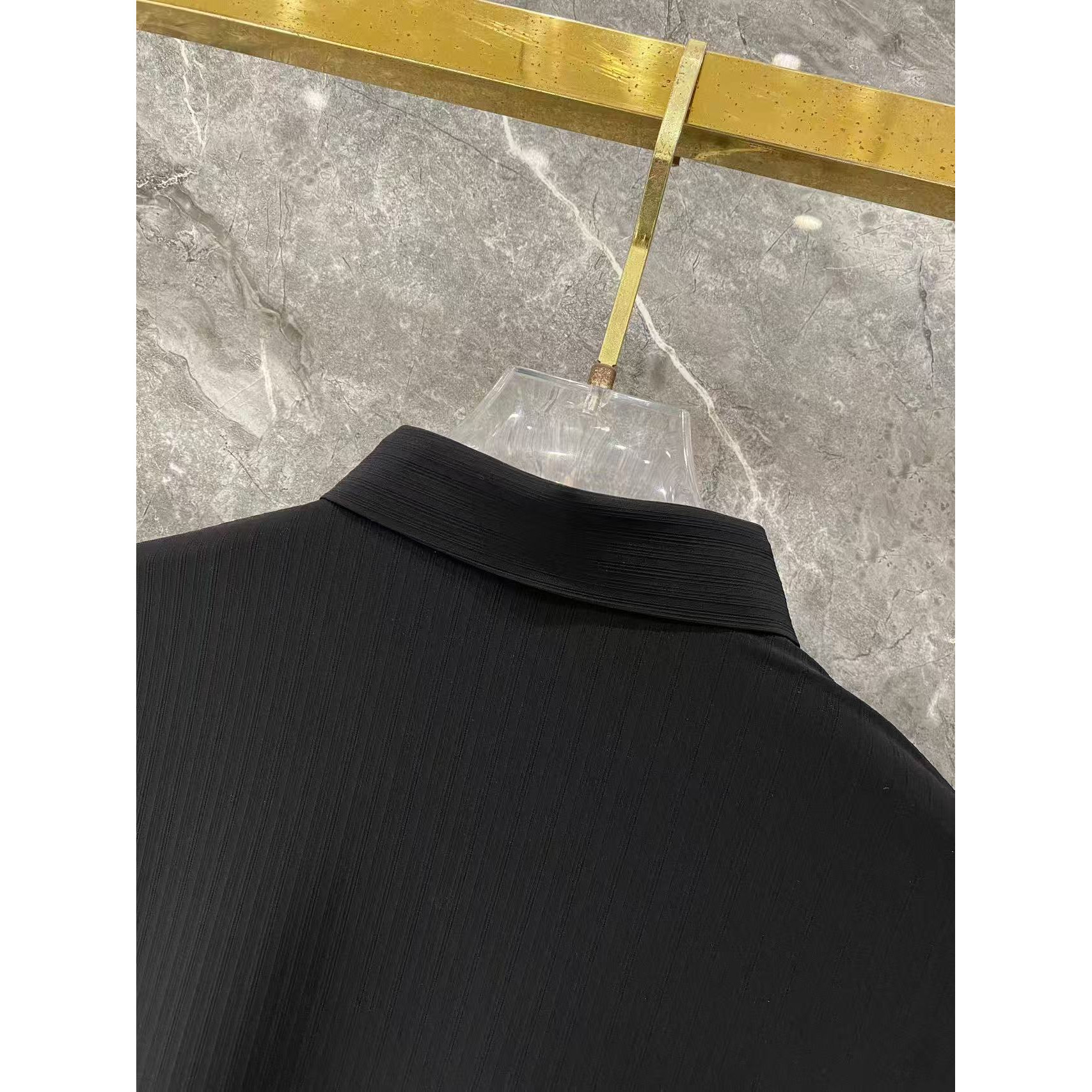 <p>Prada 秋冬长袖Polo(783012)</p>