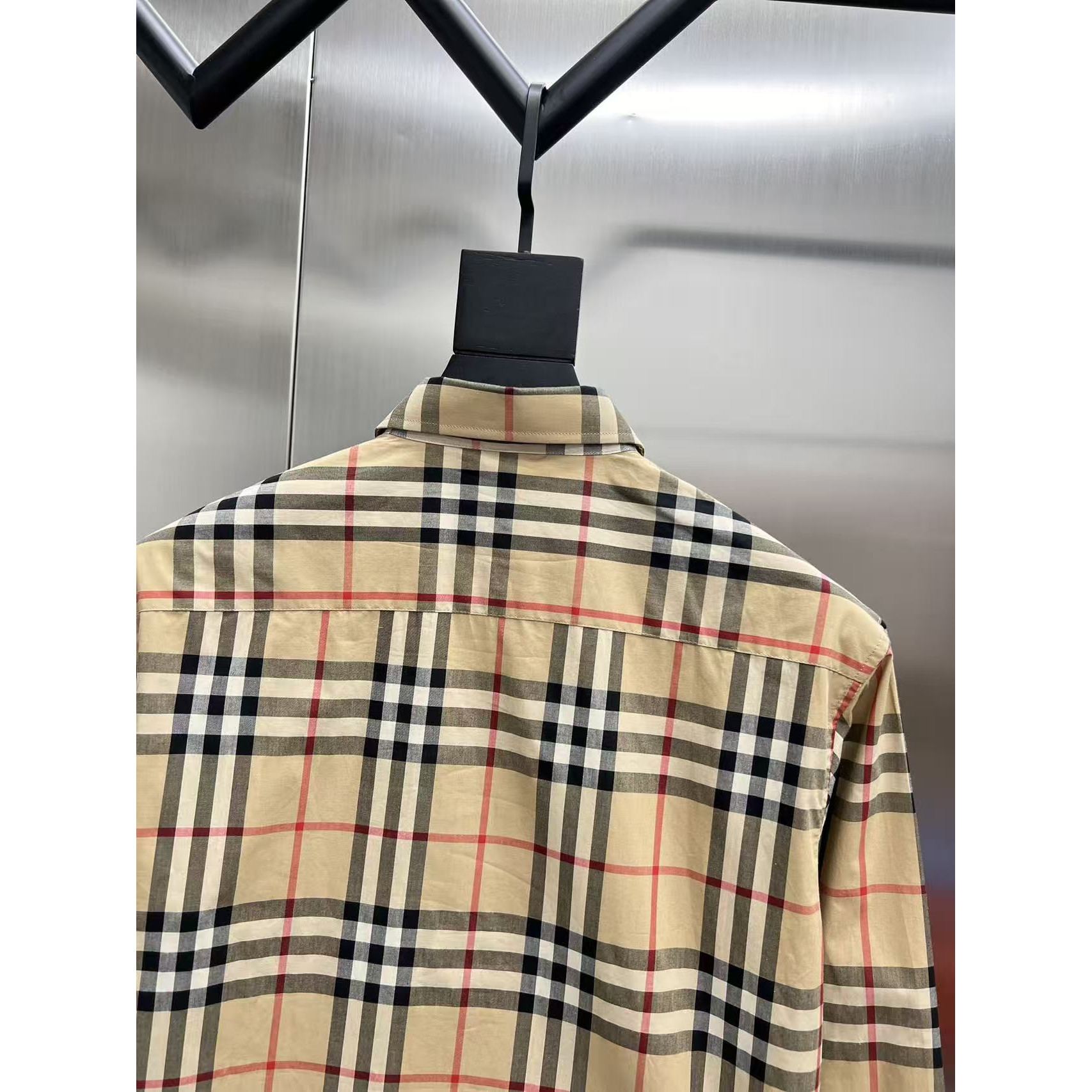 <p>Burberry 长袖衬衫(783233)</p>