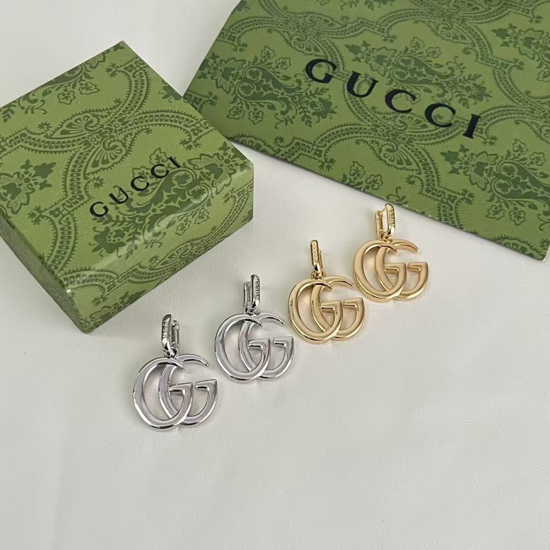 <p>GUCCI &nbsp;双G耳环&nbsp;</p>