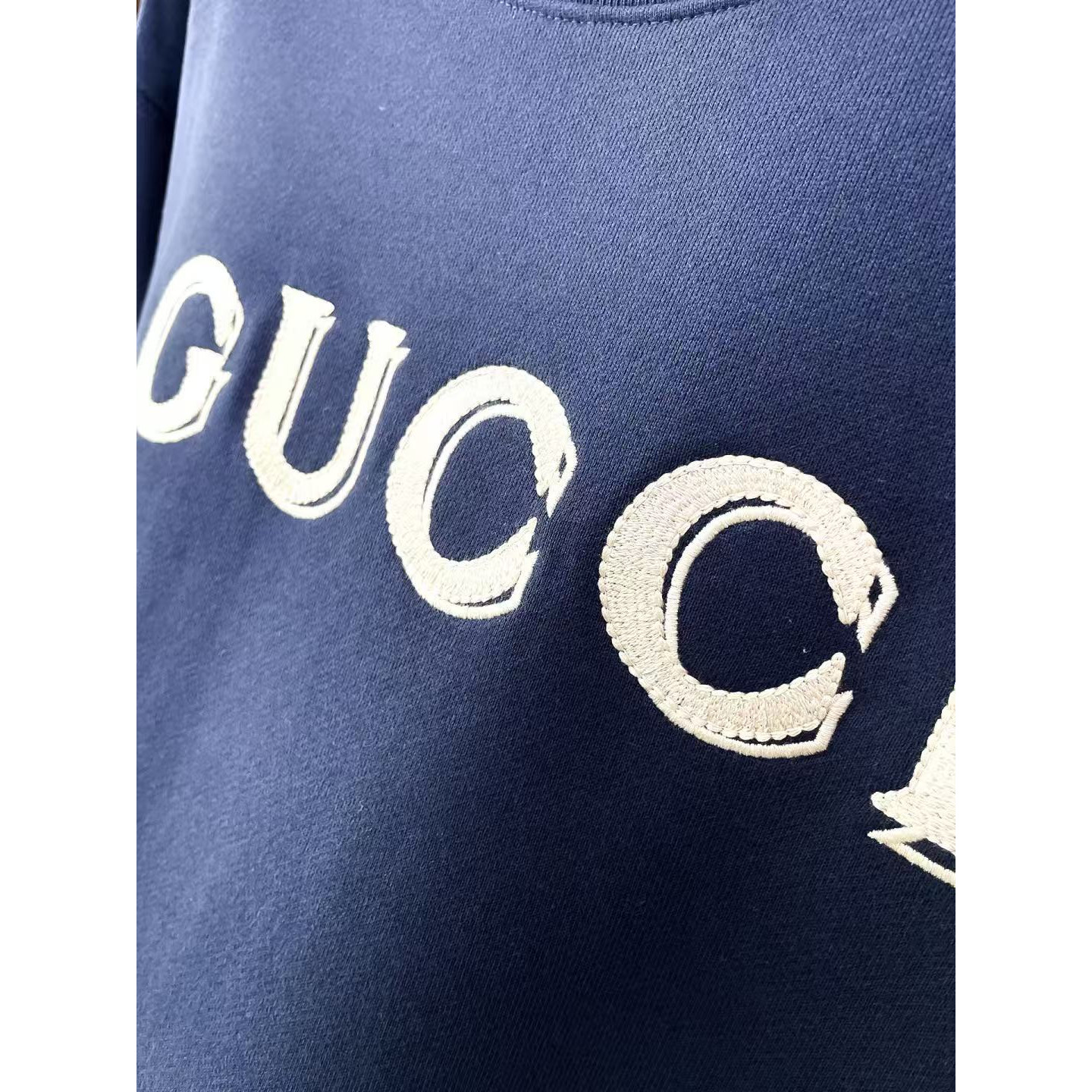 <p>GUCCI 圆领卫衣(藍)</p>