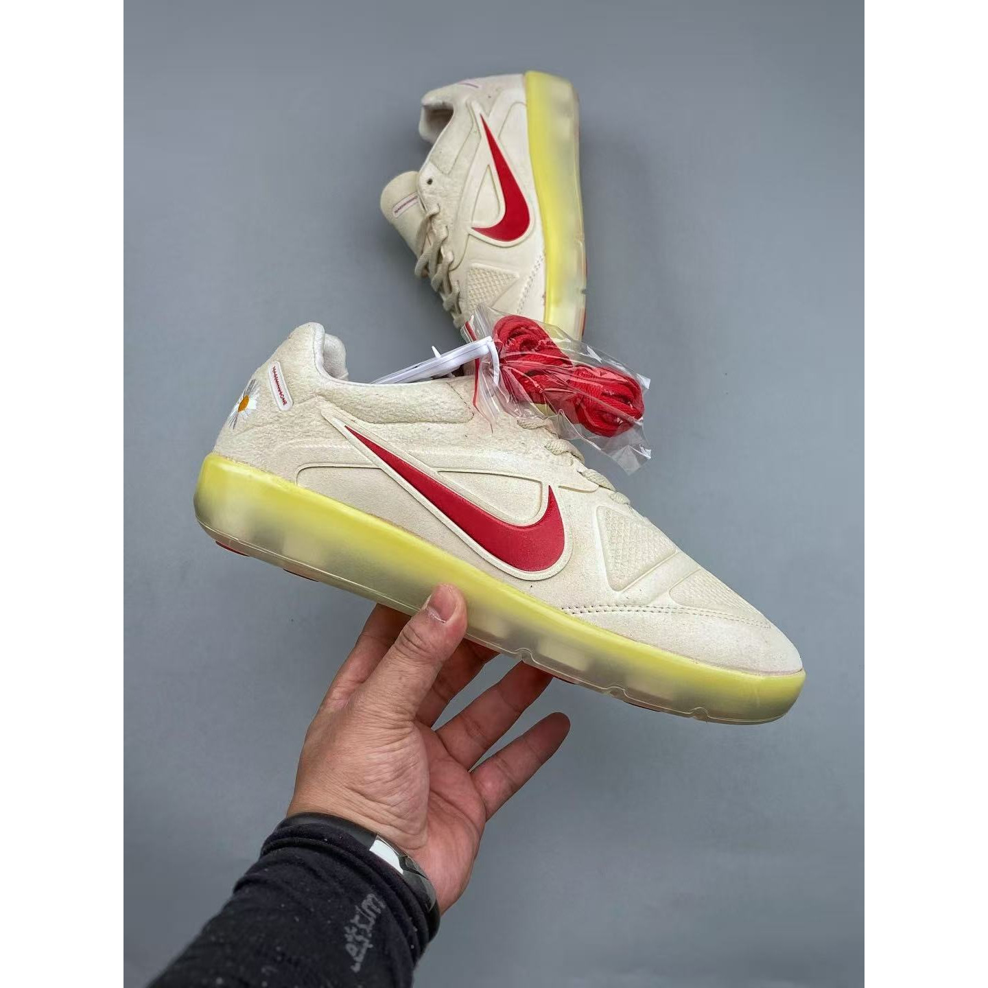 <p>Nike &nbsp;&times; PEACEMINUSONE &times; 韩国队 Cryoshot&nbsp; 足球鞋&nbsp;</p>