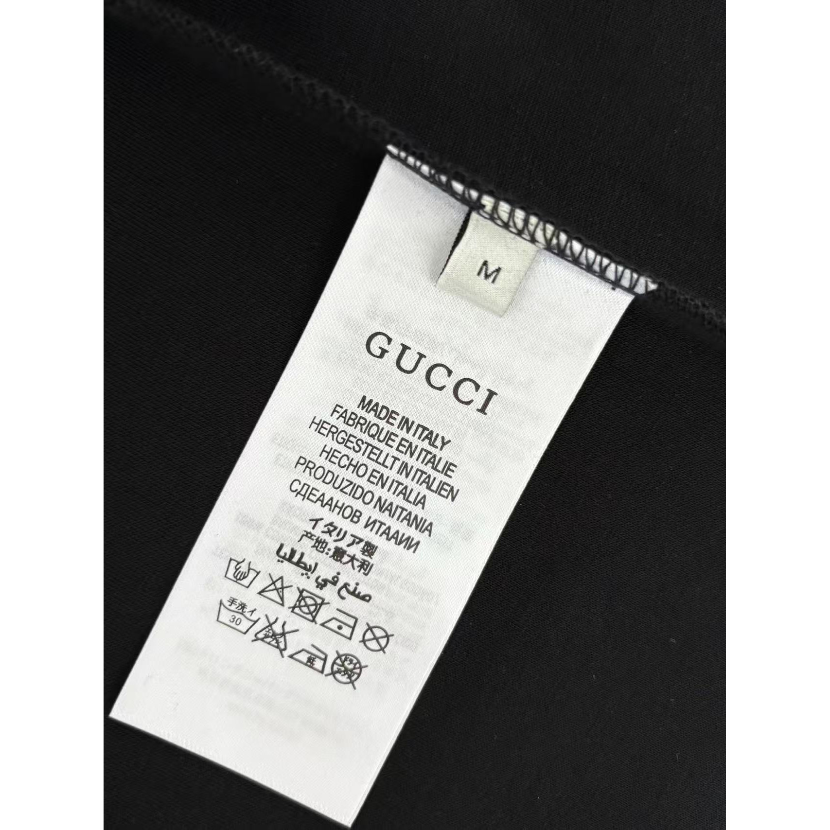 <p>GUCCI 刺绣短袖T恤(黑)</p>