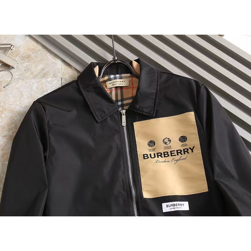 <p>BURBERRY&nbsp;男士夹克外套(黑)</p>