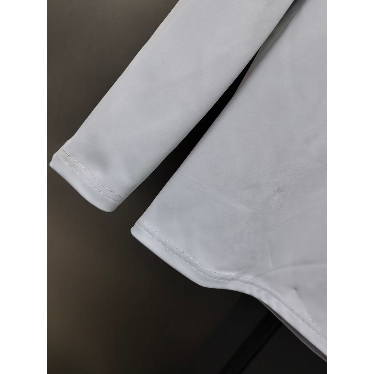 <p>Arc'teryx 半拉链口袋长袖打底(米灰)</p>