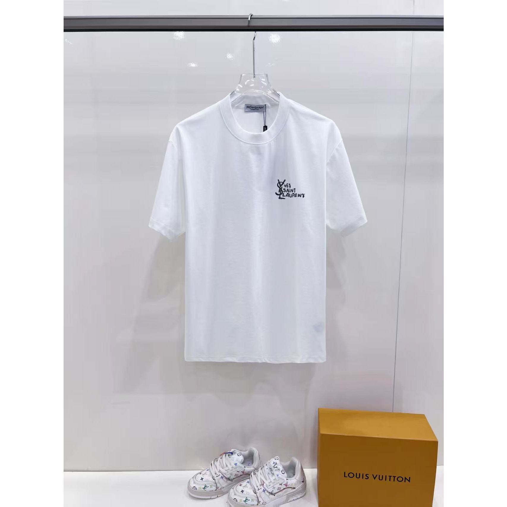 <p>YSL 微阔版 短袖T(白)</p>
