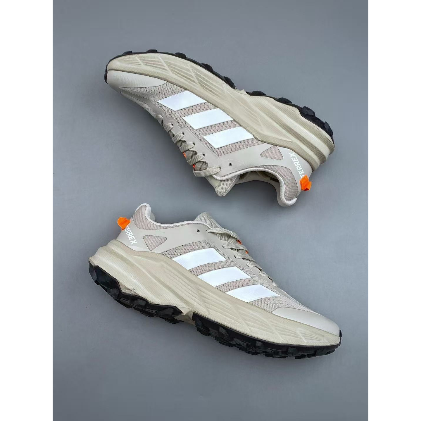 <p>Adidas TERREX FREEHIKR SL GTX 徒步鞋&nbsp;</p>