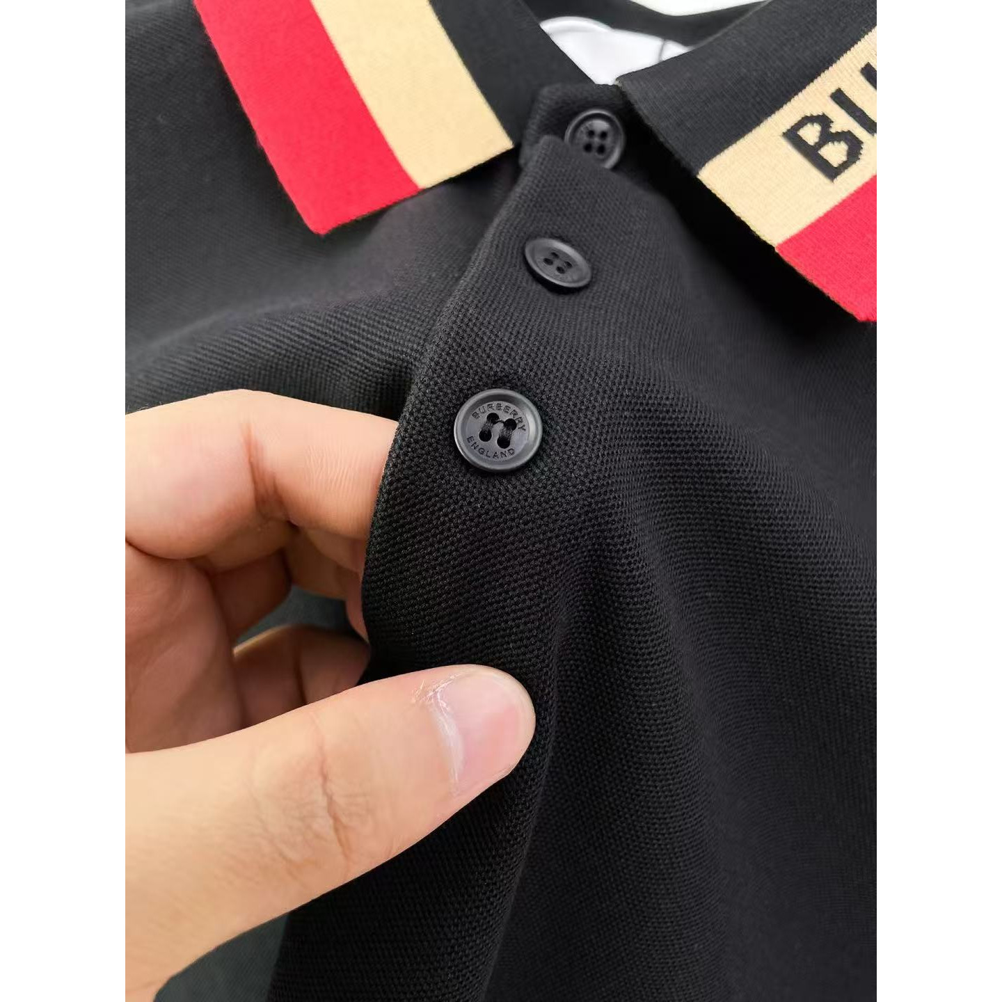 <p>BURBERRY 长袖Polo衫(黑)</p>