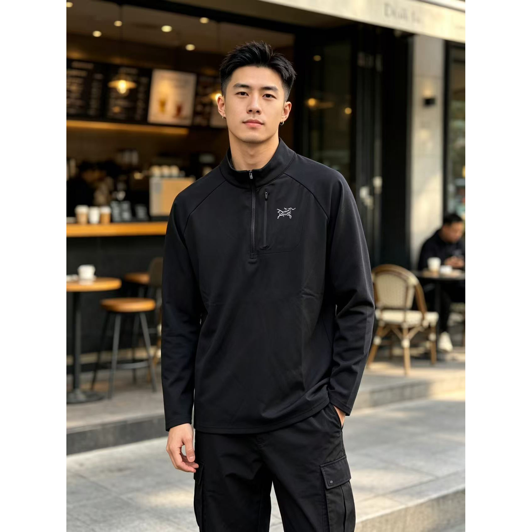 <p>Arc'teryx 半拉链口袋长袖打底(黑)</p>