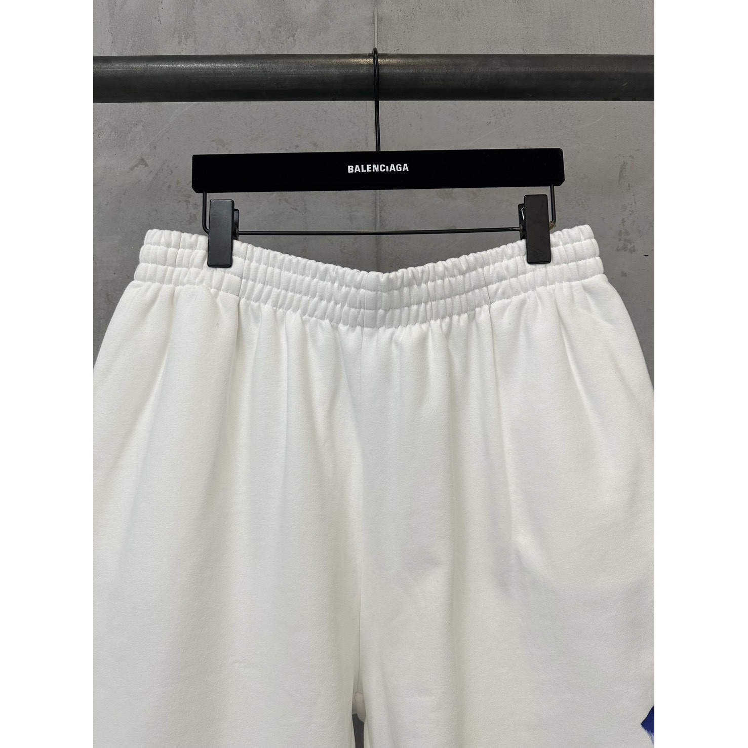 <p>Balenciaga 3m刺绣印花休闲短裤(白)</p>