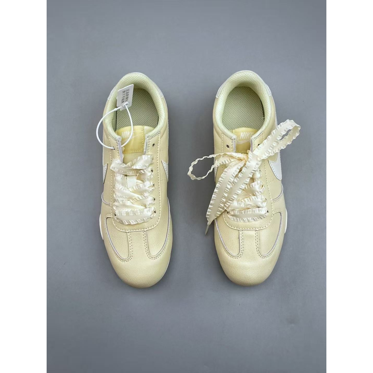 <p>Nike Sprint Sister 休闲徳训板鞋(黃)</p>